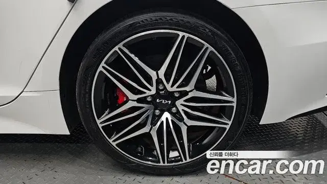 Kia Stinger Meister 2022 — Photo 10/35