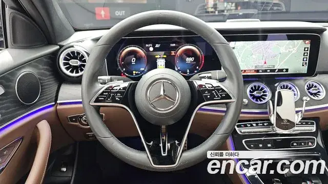 Mercedes-Benz E-Class 2022 — Фото 13/20