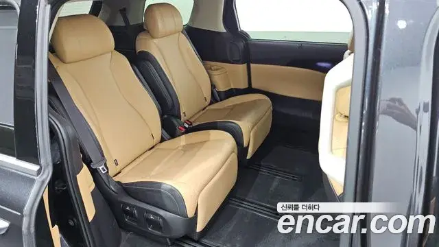 Kia Carnival 2023 — Фото 11/20