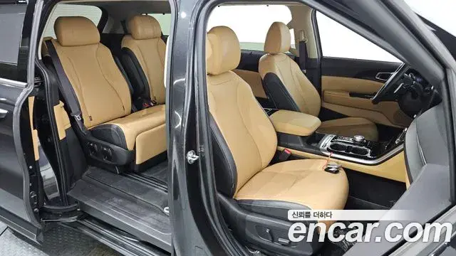 Kia Carnival 2023 — Фото 12/20