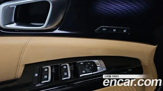 Kia Carnival 2023 — Фото 17/20