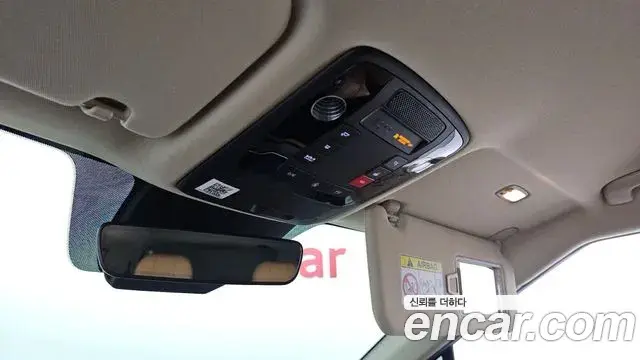 Kia Carnival 2023 — Фото 19/20