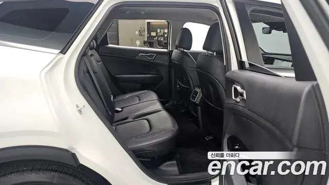 Kia Sportage 2022 — Фото 17/20