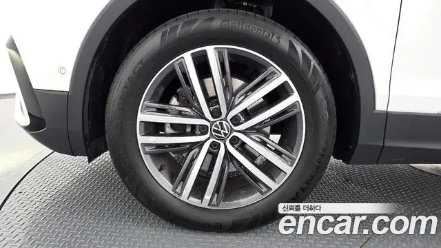 Volkswagen Tiguan Allspace 2023 — ფოტო 10/38