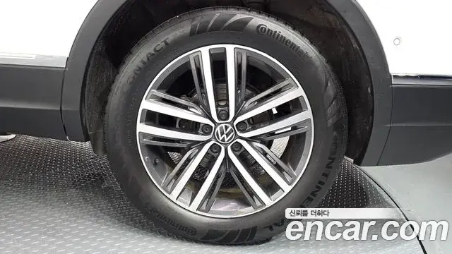 Volkswagen Tiguan Allspace 2023 — ფოტო 22/38