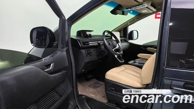 Hyundai Staria 2023 — Фото 10/20