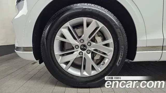 Genesis GV70 2025 — Photo 30/31