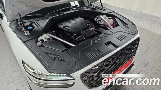Genesis GV70 2025 — Photo 14/31