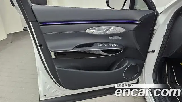 Genesis GV70 2025 — Photo 20/31