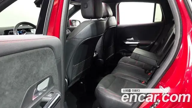 Mercedes-Benz GLA-Class 2022 — Фото 11/20
