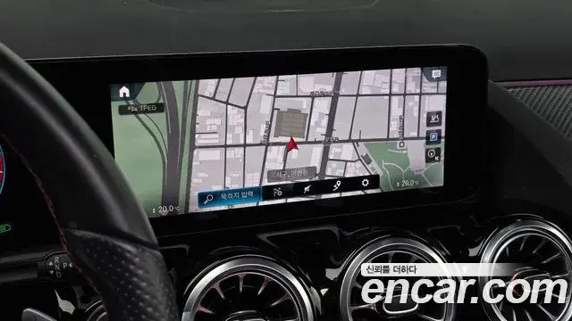 Mercedes-Benz GLA-Class 2022 — Фото 13/20