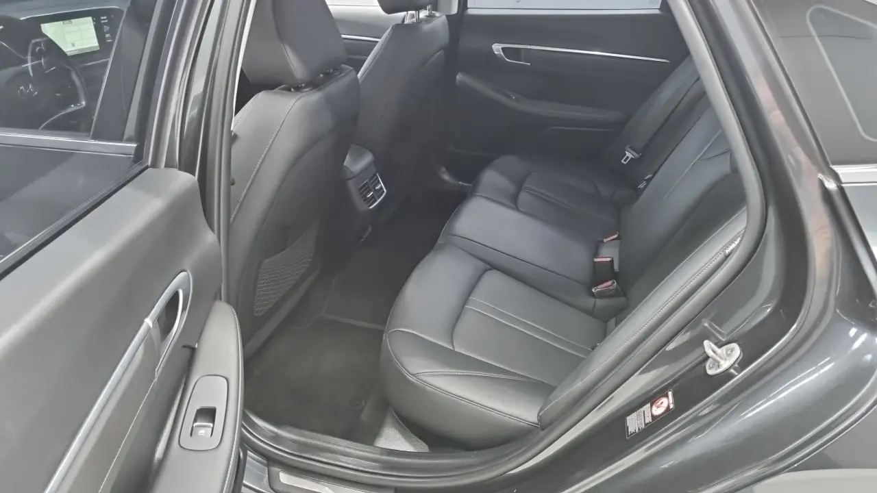 Hyundai Sonata 2023 — Фото 10/18