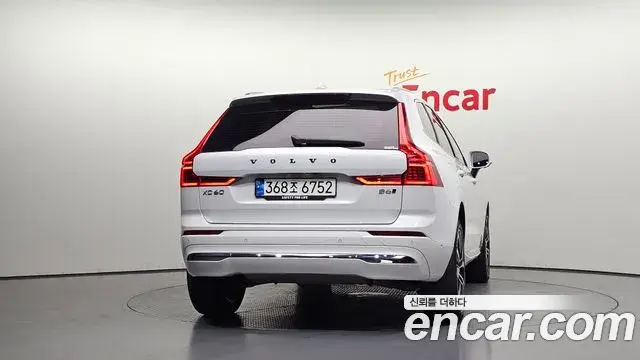 Volvo XC60 2023 — Фото 4/20