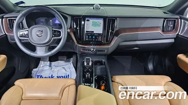 Volvo XC60 2023 — Фото 7/20