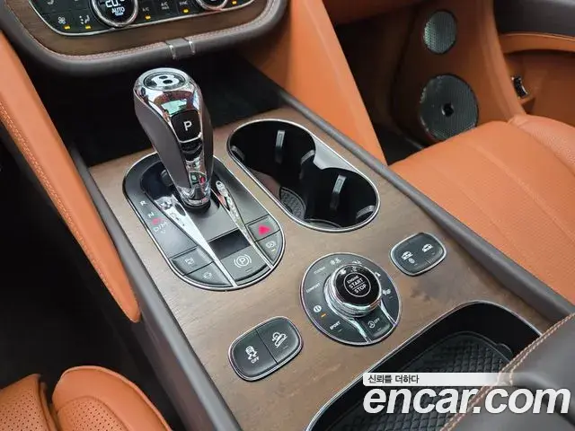 Bentley Bentayga 2024 — Şəkil 11/20
