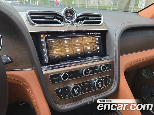 Bentley Bentayga 2024 — Şəkil 9/20