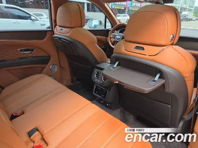 Bentley Bentayga 2024 — Şəkil 15/20