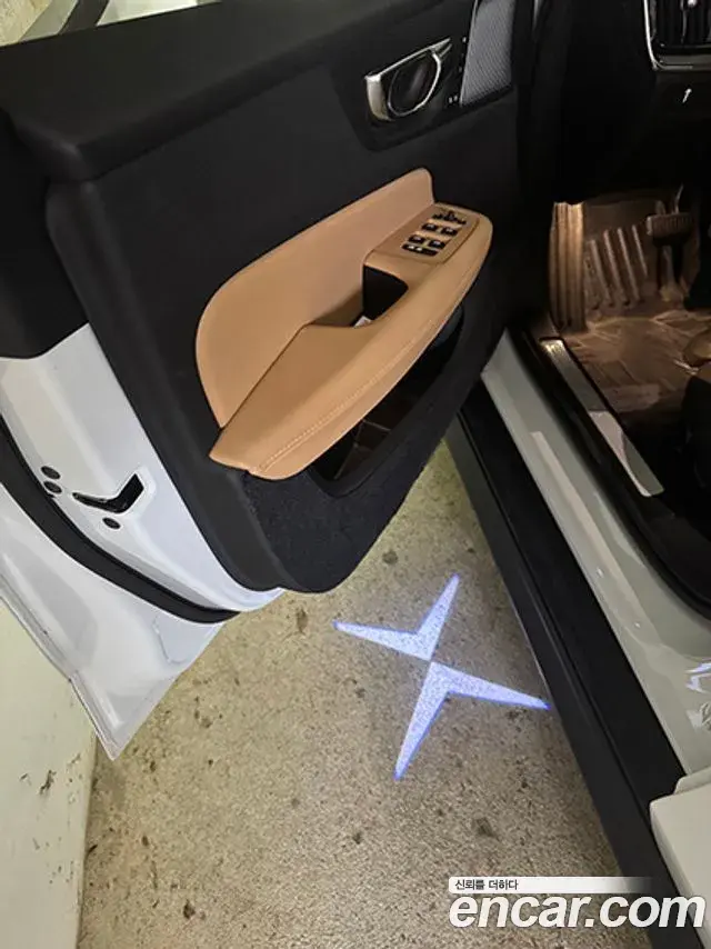 Volvo V60 Cross Country 2020 — Photo 14/20