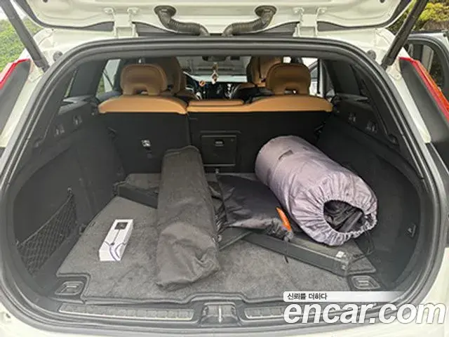 Volvo V60 Cross Country 2020 — Photo 2/20