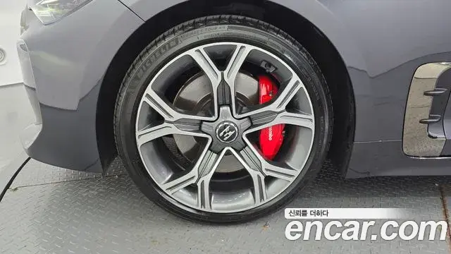 Kia Stinger 2019 — Photo 3/20