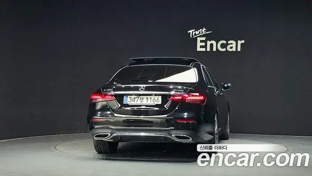Mercedes-Benz E-Class 2021 — Фото 4/20