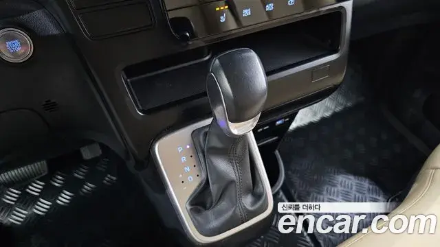Hyundai Staria 2022 — Фото 9/20