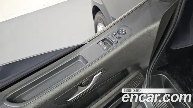 Hyundai Staria 2022 — Фото 13/20