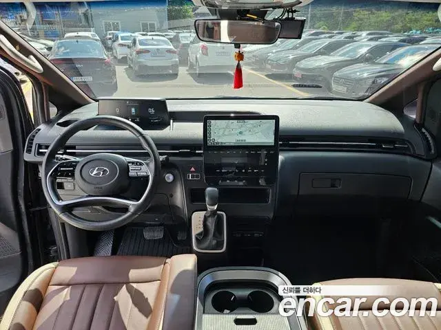 Hyundai Staria 2022 — Фото 7/16