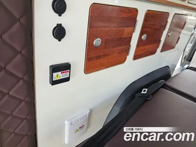Hyundai Staria 2022 — Фото 14/16