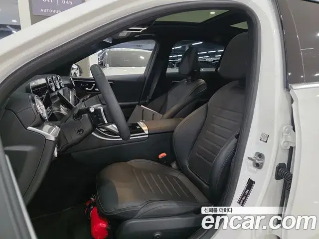 Mercedes-Benz C-Class 2026 — Фото 9/17