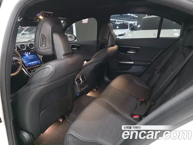 Mercedes-Benz C-Class 2026 — Фото 10/17