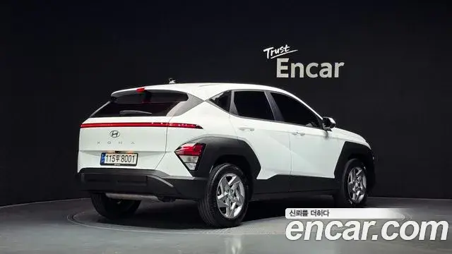 Hyundai Kona 2023 — Фото 2/20