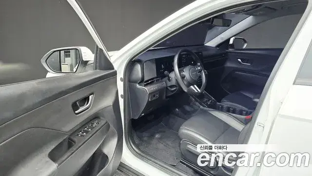 Hyundai Kona 2023 — Фото 10/20