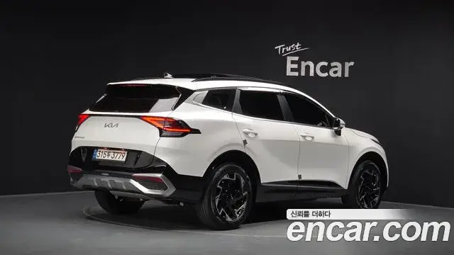 Kia Sportage 2022 — Şəkil 14/36