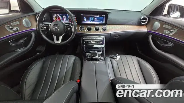 Mercedes-Benz E-Class 2019 — Фото 7/20
