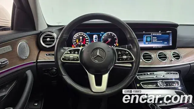 Mercedes-Benz E-Class 2019 — Фото 13/20