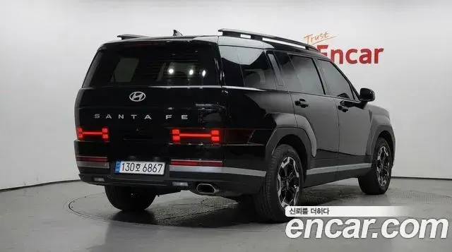 Hyundai Santa Fe 2023 — Фото 2/20