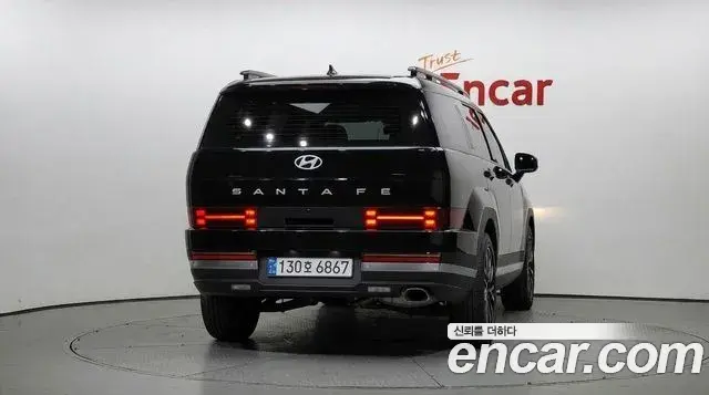 Hyundai Santa Fe 2023 — Фото 4/20