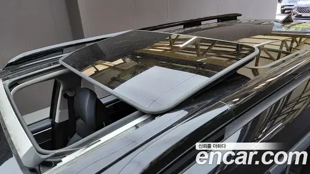 Hyundai Santa Fe 2023 — Фото 17/20