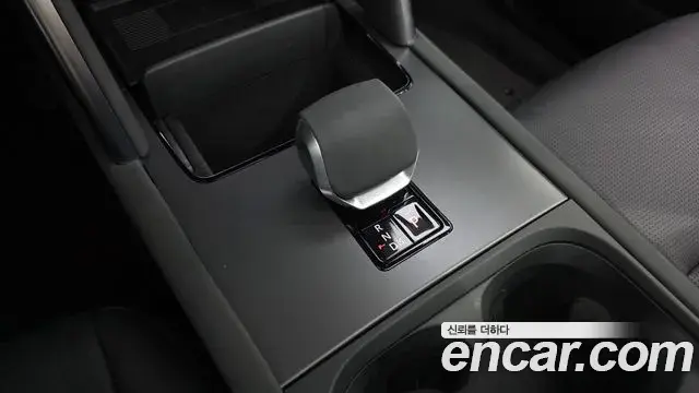 Land Rover Discovery Sport 2025 — Фото 9/20