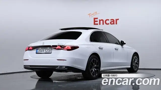 Mercedes-Benz E-Class 2026 — Фото 2/20