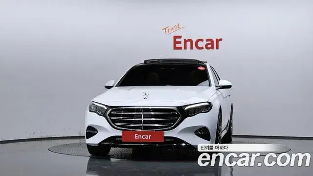 Mercedes-Benz E-Class 2026 — Фото 3/20