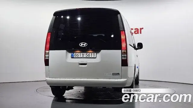 Hyundai Staria 2025 — Фото 4/20