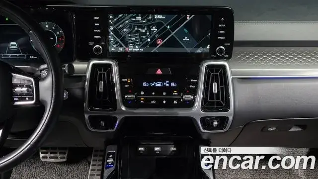 Kia Sorento 2021 — Фото 15/20