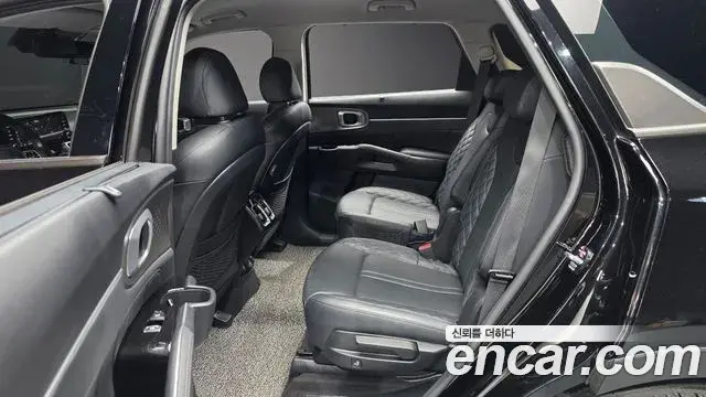 Kia Sorento 2021 — ფოტო 19/36