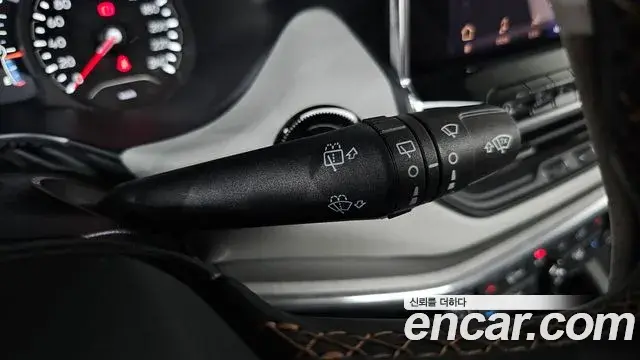 Jeep Compass 2022 — ფოტო 22/39
