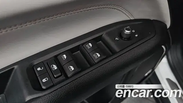 Jeep Compass 2022 — ფოტო 18/39