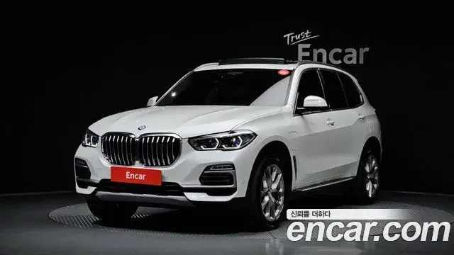 BMW X5 2021 — Фото 1/20