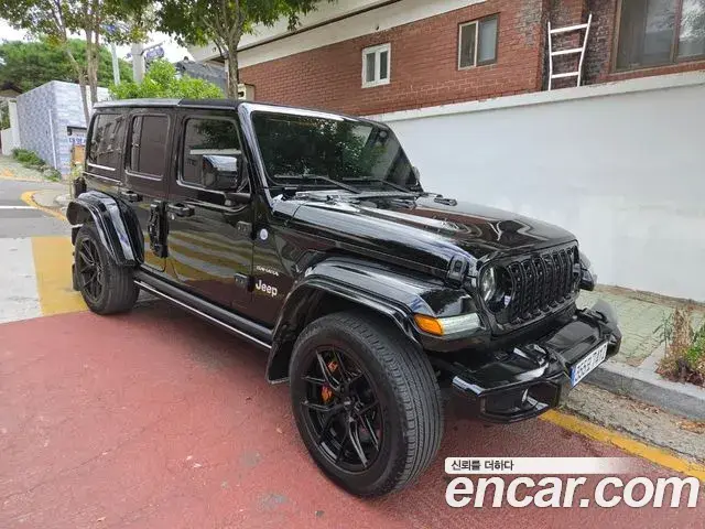 Jeep Wrangler 2024 — Фото 1/20