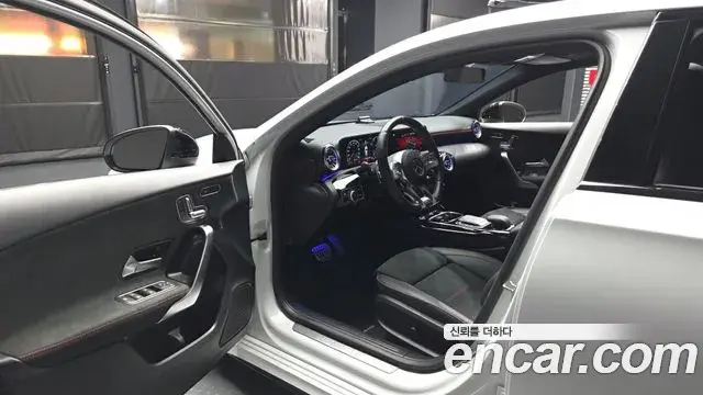 Mercedes-Benz A-Class 2023 — Фото 10/20